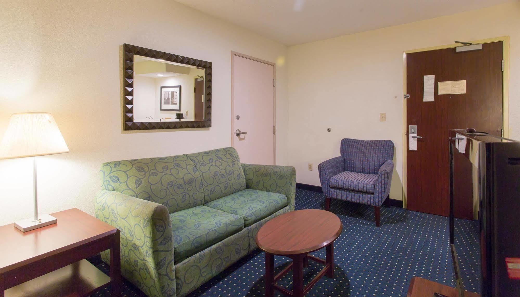 Studios And Suites 4 Less - Gum Road Chesapeake Zewnętrze zdjęcie